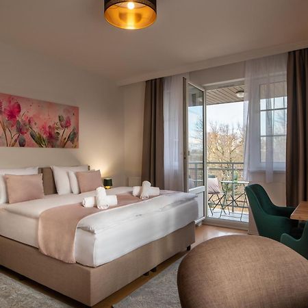 Holdvirag Hotel Sarvar Phòng bức ảnh