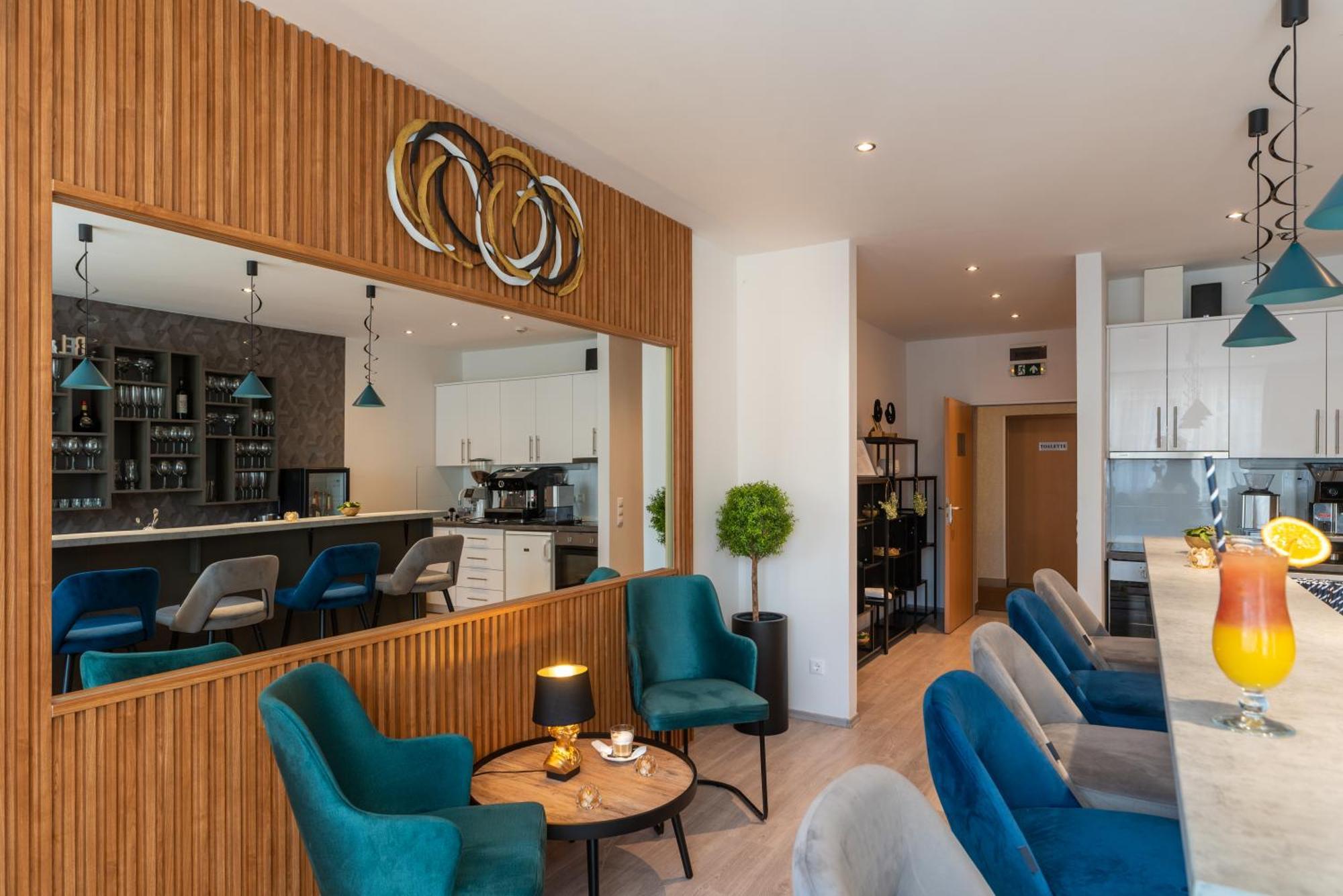Holdvirag Hotel Sarvar Ngoại thất bức ảnh