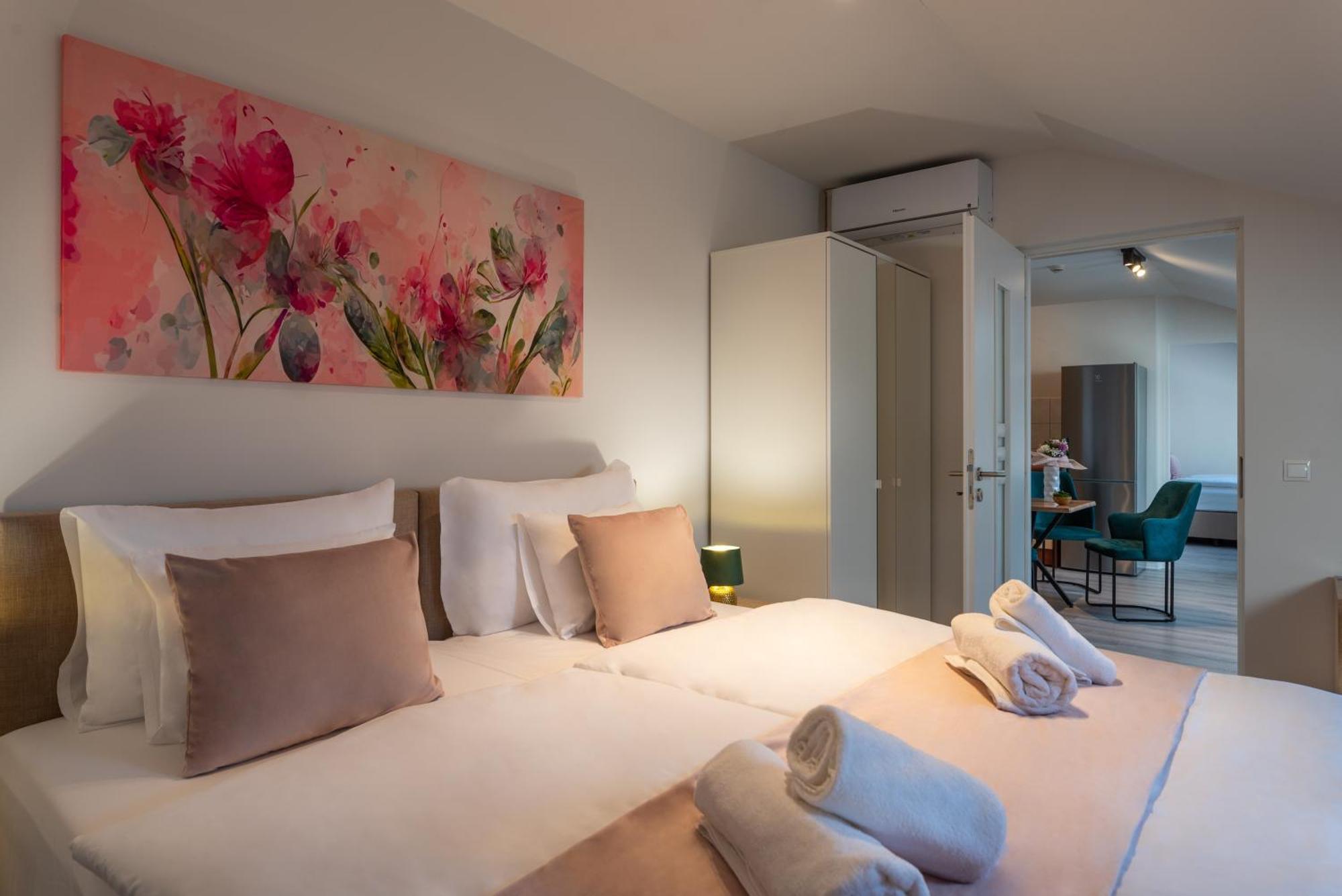 Holdvirag Hotel Sarvar Phòng bức ảnh